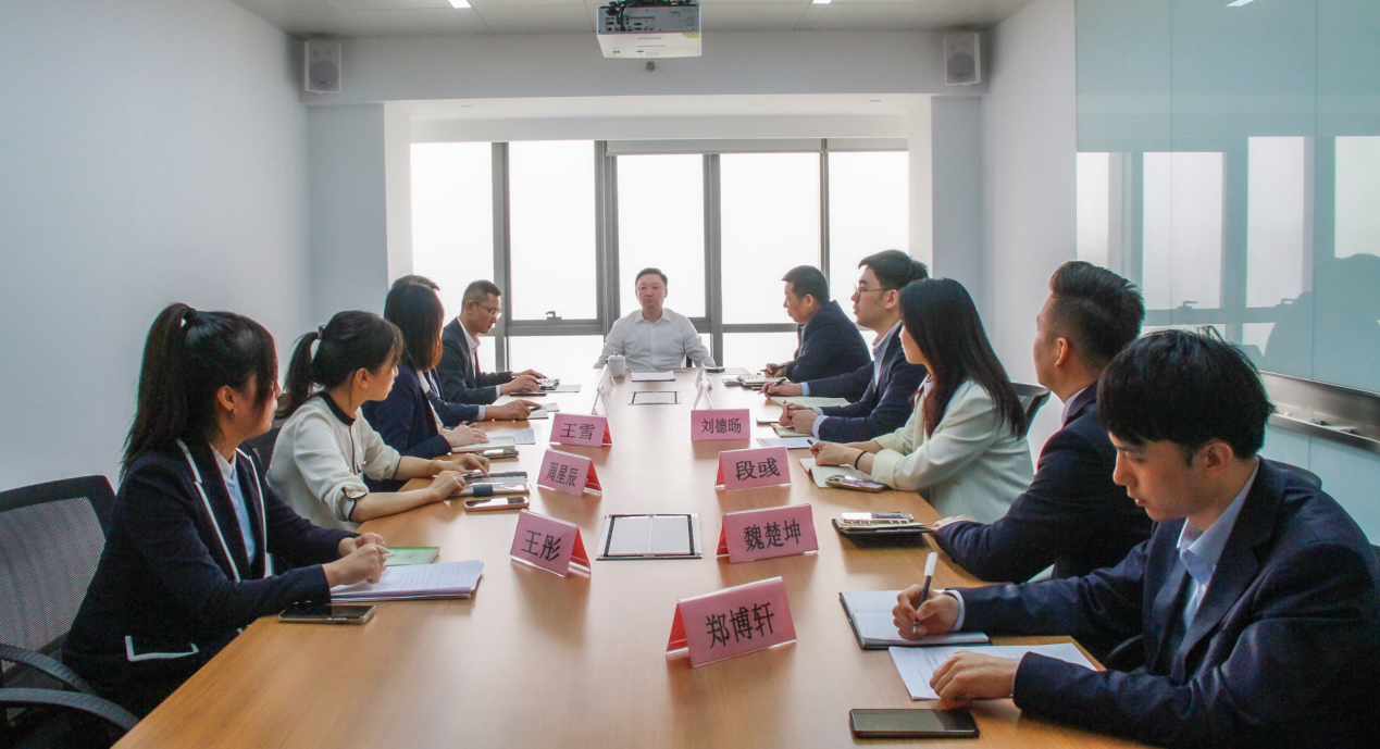 公司黨委書記、董事長杜巖岫調(diào)研投行業(yè)務(wù)部